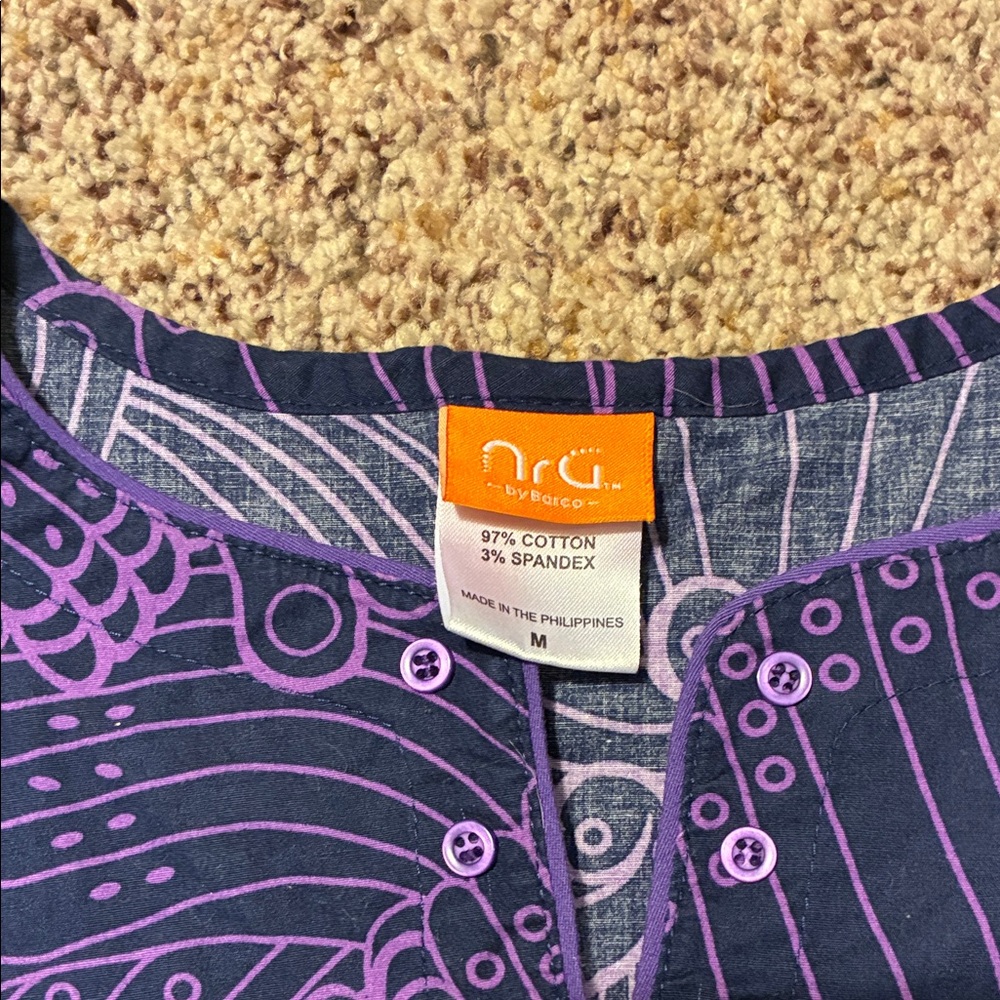 Barco Purple Patterned Women's Used Scrub Top Sz medium - Picture 2 of 5